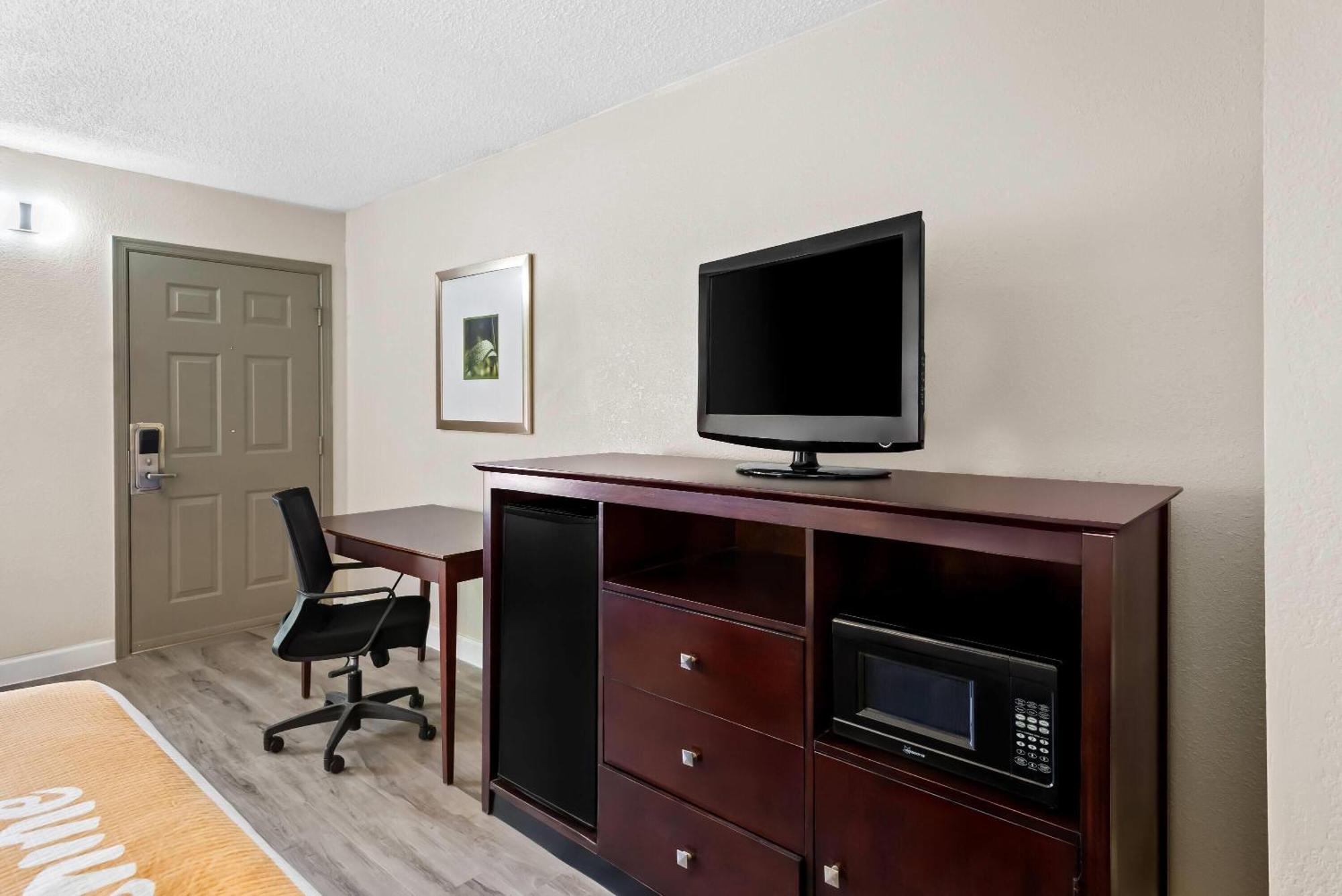 Days Inn By Wyndham Petersburg/South Fort Lee Exterior foto