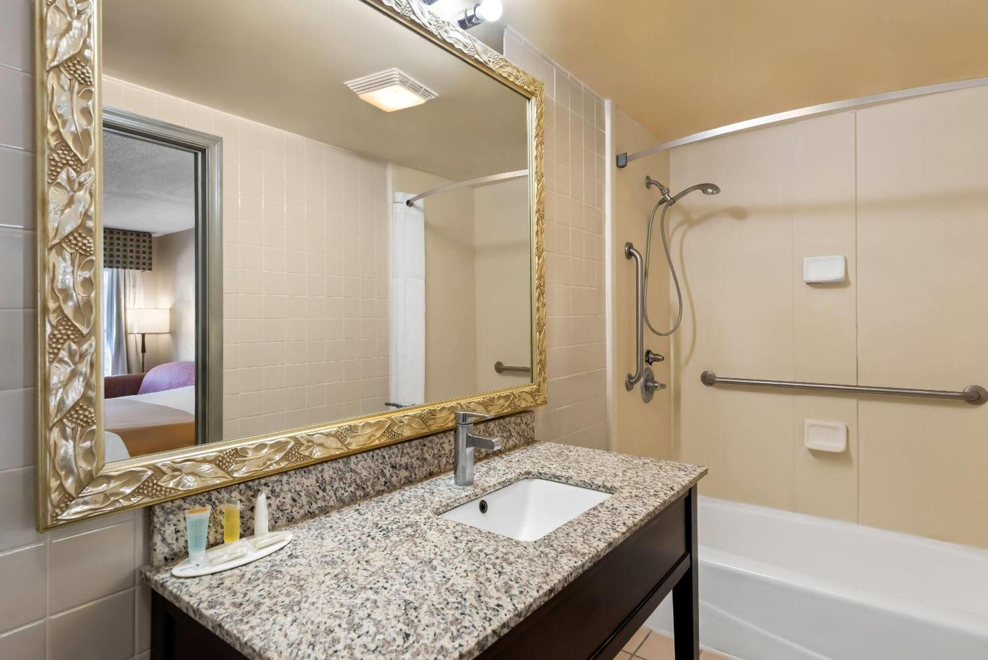 Days Inn By Wyndham Petersburg/South Fort Lee Exterior foto