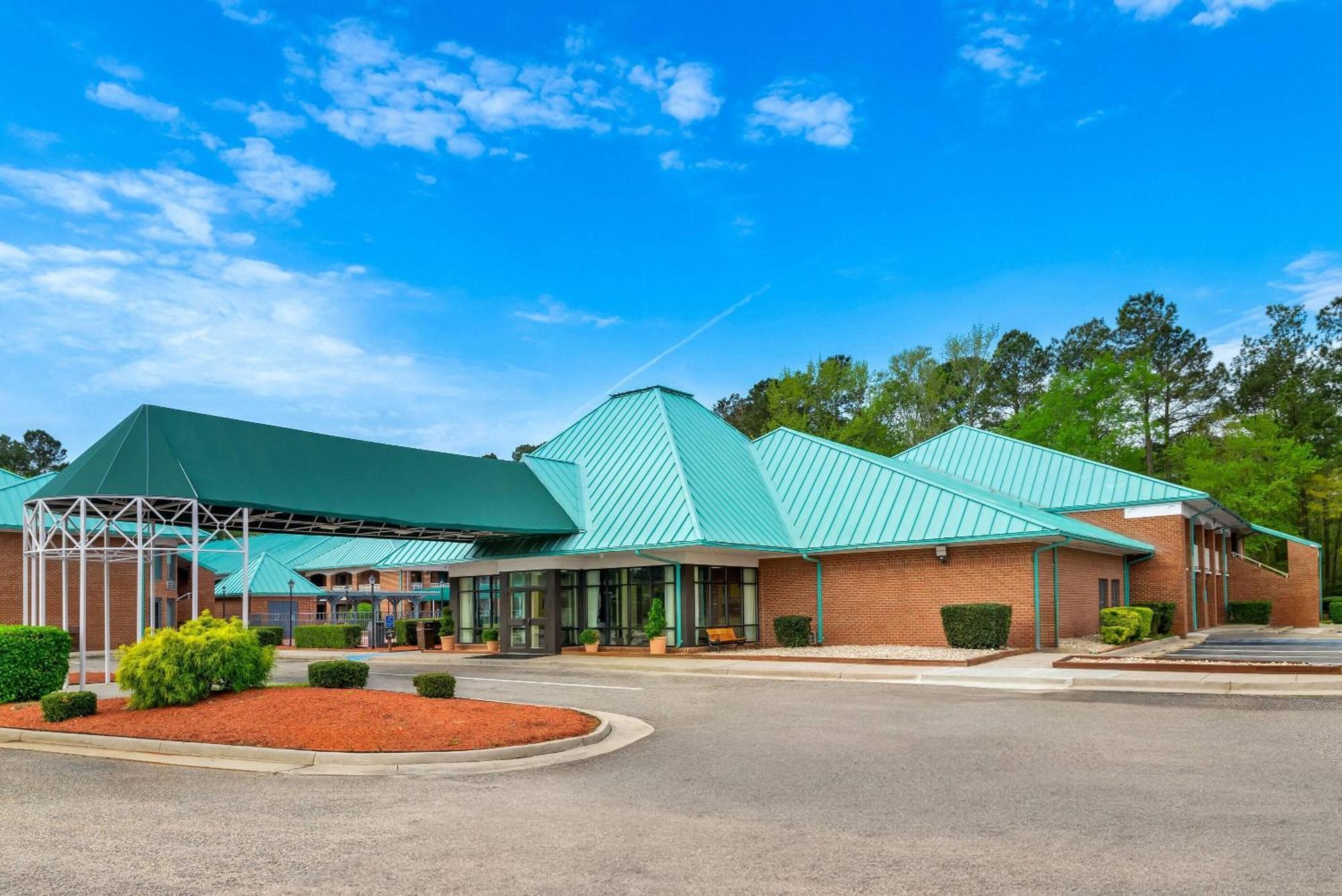 Days Inn By Wyndham Petersburg/South Fort Lee Exterior foto