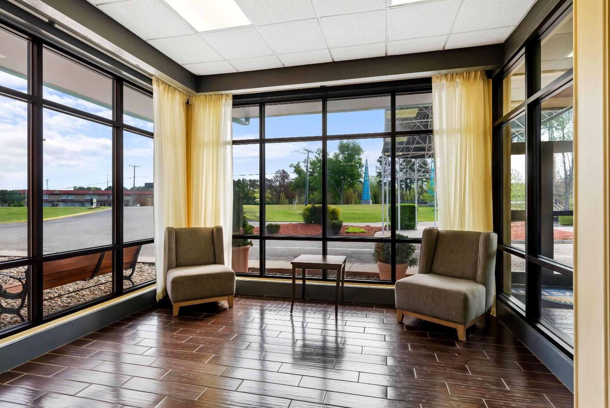 Days Inn By Wyndham Petersburg/South Fort Lee Exterior foto
