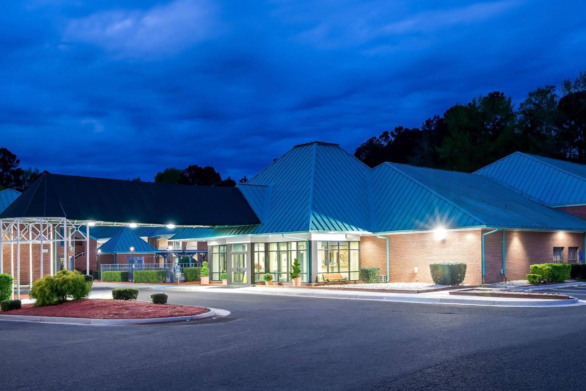 Days Inn By Wyndham Petersburg/South Fort Lee Exterior foto
